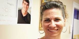 Robyn Bean's Instagram, Twitter & Facebook