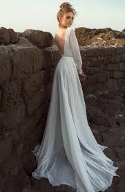 La robe est faite de dentelle français douce. 1001 Modeles Incroyables De La Robe De Mariee Avec Manche Longue Long Sleeve Wedding Dress Backless Wedding Dress Chiffon Wedding Dresses