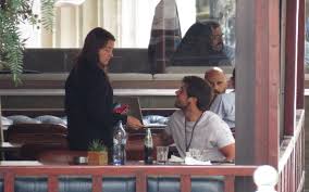 His zodiac sign is leo. Kelly Bailey E Lourenco Ortigao Atores Apanhados Num Almoco Romantico Nova Gente