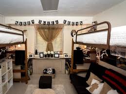 Make it for them or do it together for a fun crafternoon. Fun Cheap And Easy Diy Projects For Dorm Rooms Diy Network Blog Made Remade Diy