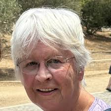 Is there a right or wrong side to the Resmed 10 filter?