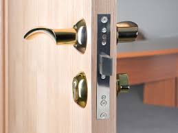 كيفية فتح باب الحديد دون مفتاح