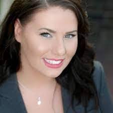 Krystal Soares's Instagram, Twitter & Facebook