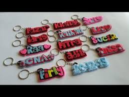 Diy Felt Name Keychain Tutorial Cara Membuat Gantungan Nama Dari Kain Flanel Youtube Kain Flanel Kain Gantungan Kunci