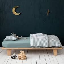 lit enfant minimaliste bois mum and dad factory lit enfant chambre enfant deco chambre bebe