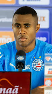 O Eric por trás do Ramires: "homem da casa aos 16" e vivendo no CT, joia  conta sua história