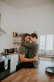 For listings in canada, the trademarks realtor®, realtors®, and the realtor® logo are controlled by the canadian real estate. In Home Couple Session With Dani James In California By Evie Rupp Evelyngracephotos Couplesession Fotos De Casais Ideias De Fotos Fotos