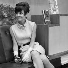 Perhaps to understand audrey hepburn, i thought, i'll have to walk in her shoes. so i decided to let audrey metaphorically dress me for one workweek. Great Outfits In Fashion History Audrey Hepburn In Givenchy At The Airport Fashionista