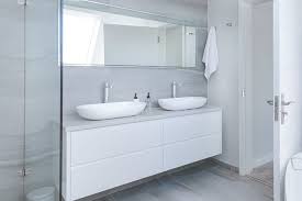 Ahora te mostrare como amueblar el cuarto de baño ya que en la actualidad el tamaño pequeño de este espacio de la casa no permite colocar toda la cantidad de muebles que uno desea. Como Amueblar Mejor Un Bano Pequeno