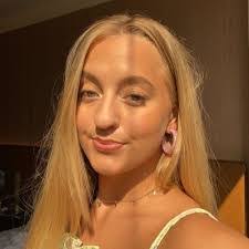 Lily Cook's Instagram, Twitter & Facebook