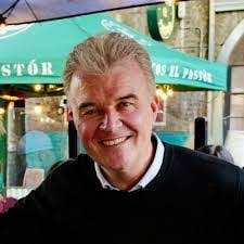 Deirdre Reynolds's Instagram, Twitter & Facebook