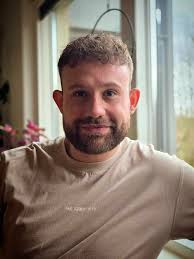 Jobsøgende i fleksjob: En engageret og erfaren medarbejder står klar!** Hej  alle sammen! 👋 Mit navn er **Niklas Magdal Jensen**, jeg er 30 år og søger  et fleksjob på op til