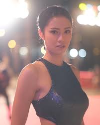 Vor 18 stunden · 劉穎鏇的角色被指是影射張曼玉，首先以當年1983年的一件頭泳衣造型登場，利用cg技術合成當年的比賽問答環節畫面，令劉穎鏇與年青的鍾景輝同框，對答問題，而焦點更落在劉穎鏇驕人的上圍，比起張曼玉的纖瘦身材更具睇頭。 +6 +5. åŠ‰ç©Žé‡èº«ç©¿é–ƒäº®æ™šè£å¤§æ›¬bigçˆ†èº«æ å¤šåœ– ç¶²å‹ å'¢å€‹bodyçœŸä¿‚ä¸–ç•Œç´š Hkgfable