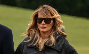 Trump melania first lady melania trump power dressing milania trump style mode bcbg first ladies bebe ❤️ first lady melanie trump. Melania Trump Styles Oversized Checkered Coat With Black Knee Boots To Return To The White House After Mar A Lago