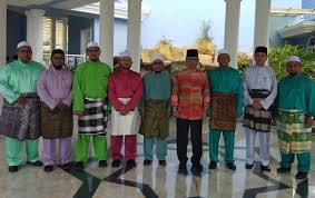 Kuala lumpur sultan abdul aziz shah. Adun Pas Mengadap Pemangku Raja Pahang Di Istana Abdulaziz