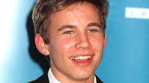 He has an older brother, joel. The Transformation Of Jonathan Taylor Thomas From Home Improvement To Now