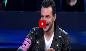 (أبي، كنت أتمنى أن تغفو عيناك الطيبتان على وجهى قبل أن ترحل). Ø¨Ø§Ù„ÙÙŠØ¯ÙŠÙˆ Ø§ÙˆÙ„ ØªØ¹Ù„ÙŠÙ‚ Ù„Ù„ÙÙ†Ø§Ù† Ø§Ù„Ø³ÙˆØ±ÙŠ Ø¨Ø§Ø³Ù„ Ø®ÙŠØ§Ø· Ø¨Ø¹Ø¯ ÙØµÙ„Ù‡ Ù…Ù† Ù†Ù‚Ø§Ø¨Ø© Ø§Ù„ÙÙ†Ø§Ù†ÙŠÙ†