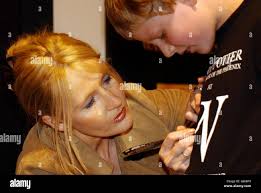 At waterstones in edinburgh hi-res stock photography and images