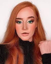 Heidi Ginn's Instagram, Twitter & Facebook