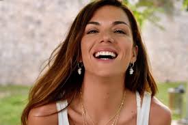 She is also known for her roles in filodoxies, ihni, klemmema oneira. H Basw Laskarakh Fwtografizetai Xwris Ixnos Makigiaz Kai Mas Kanei Na Oneireyomaste Diakopes