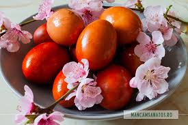 Ceapa alba sau ceapa rosie? Oua Vopsite Cu Foi De Ceapa Galbena Si Frunze De Loboda Rosie Mancamsanatos