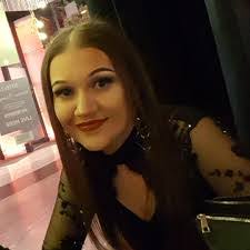 Laura Winch's Instagram, Twitter & Facebook