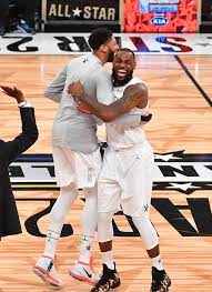 Are you looking at anthony davis height and weight? Lakers Lands Anthony Davis From Pelicans Reports Cgtn