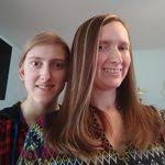 Robyn Mowery's Instagram, Twitter & Facebook