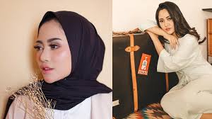 Rachel vennya dikenal sebagai salah satu influencer muslimah berpengaruh di indonesia. Ubah Penampilannya Benarkah Selebgram Rachel Vennya Akhirnya Putuskan Berhijab Tribunstyle Com