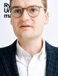 CHALLENGING THE STATUS QUO THROUGH COMMUNITY ACTION