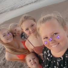 Danielle Noble updated her profile picture.