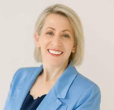 April Snyder Offers Concrete Representation for Women