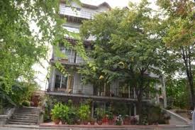 Amplasarea este in cartierul nou de vile in dreapta soselei varianta e87 la aproximativ 20 min. Vila Denisa Eforie Nord Contact Direct