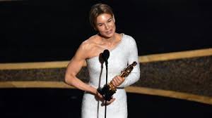 Oscarsgalan 2020 var den 92:a upplagan av academy awards, som belönade filminsatser från 2019, och hölls på dolby theatre i los angeles den 9 februari 2020. Oscarsgalan 2020 Forst Gick Allt Enligt Manus Sedan Skrallde Det Kultur Och Noje Svenska Yle Fi