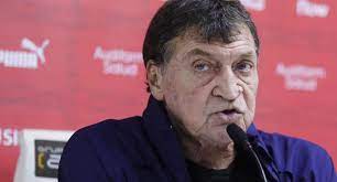 Name in home country / full name: Julio Falcioni Infected With Coronavirus At 64 Years Of Age Football24 News English