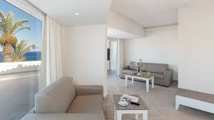 Es ist ein familienfreundliches hotel, aber auch ideal für paare welche einen entspannten urlaub in freundlicher atmosphäre genießen möchten. Beach Hotel In Rhodes All Inclusive Rodos Princess