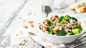 Lihat juga resep monday chicken salad (easy, yummy and healthy!) enak lainnya. Resep Salad Caesar Yang Melegenda Ala Saladstop Untuk Temani Akhir Pekan Lifestyle Liputan6 Com