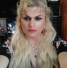 𝕾𝖚𝖓𝖉𝖆𝖞.. 🖤 How's your weekend been? I gotta say, thank you so much  for buying and streaming “Dancing In Hell”. Without any gigs I didn't know  what to expect releasing an album..