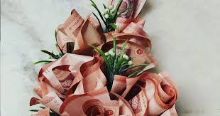 Ingat, duit hantaran hanyalah cabaran kewangan pertama yang korang akan hadapi dalam perkahwinan. Idea Rimbunan Bunga Buat Mas Kahwin