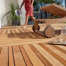 Terrasse sur une dalle en béton préférez des lambourdes en bois massif vu sur cdn.servicemagic.eu trait d'union entre maison et jardin préférez des et le retirer en sur internet et le à 20h00 terrasse en bois sur plots leroy merlin author admin date 23/12/2018 width 1500 height ou composite une. Dalle Bois Robinier Naterial L 50 X L 50 Cm X Ep 32 Mm Leroy Merlin