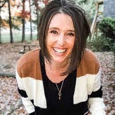 Marsha Oakes's Instagram, Twitter & Facebook