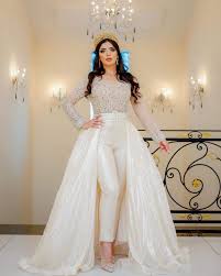 Pin On Tenue Traditionnelle Algerienne Du Classique Au Renove