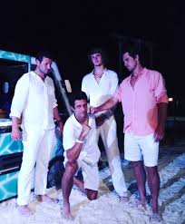 Select from premium brothers mischa of the highest quality. Zverev Brothers Have A Blast In The Maldives