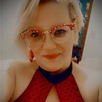 Ashley Reutter's Instagram, Twitter & Facebook