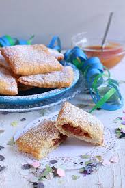 Ovviamente non sono uguali a quelli fritti ma. Ricetta Crostoli Ripieni Di Marmellata Dissapore