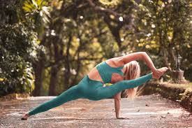 I was never a gymnast, dancer, or competitive athlete so i truly understand what it feels like to be a beginner when starting a yoga practice. Chelsea S Yoga