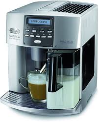 The plain silver, sleek, a stylish machine built to stand in any situation. De Longhi Magnifica Fully Automatic Bean To Cup Coffee Machine Amazon Co Uk Home Kitchen