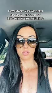 Elizabeth Holderman's Instagram, Twitter & Facebook