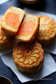 Mooncakes Three Days After Baking Mooncake Recipe Dessert Recipes Chinese Dessert