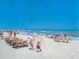 Spazioso appartamento fronte maresituato al piano terra di una casa bifamiliare sul lungomare di marzocca, borgo di pescatori a pochi km da senigallia. Appartamento In Affitto A Marzocca Di Senigallia Iha 43805